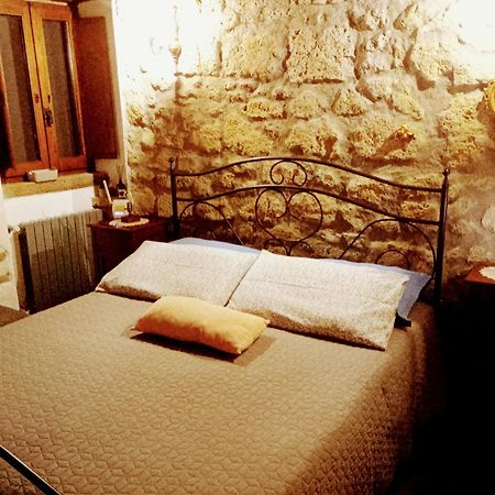 Appartamento LA CHASCONA DI FARNESE casa di tufo nel borgo Esterno foto