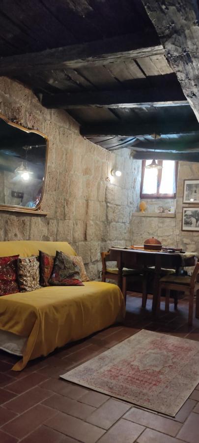 Appartamento LA CHASCONA DI FARNESE casa di tufo nel borgo Esterno foto