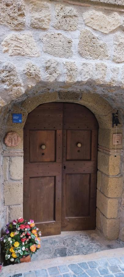 Appartamento LA CHASCONA DI FARNESE casa di tufo nel borgo Esterno foto