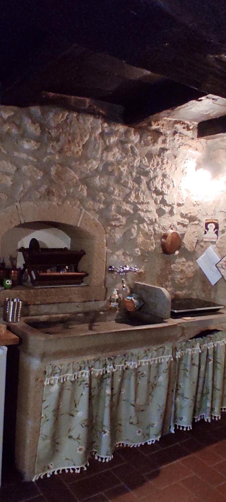 Appartamento LA CHASCONA DI FARNESE casa di tufo nel borgo Esterno foto